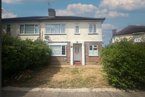 Northdown Close Ruislip, Greater London HA4 6JZ