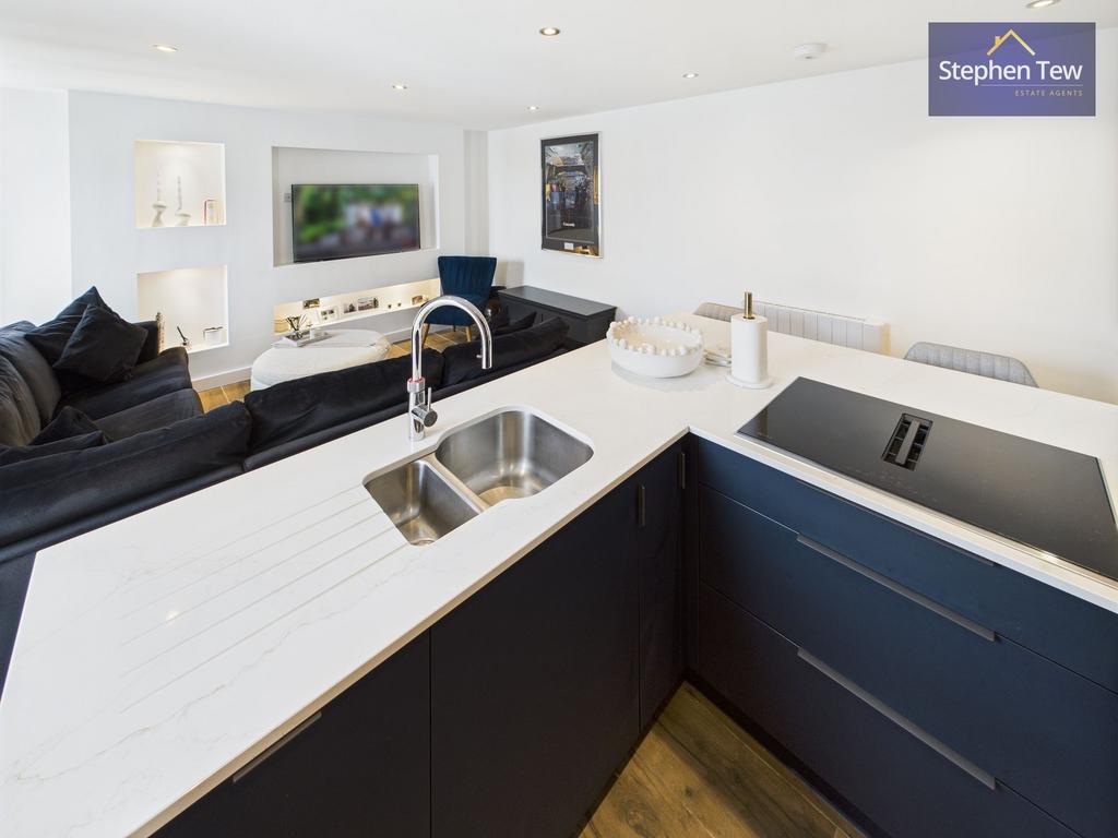Lounge/Kitchen