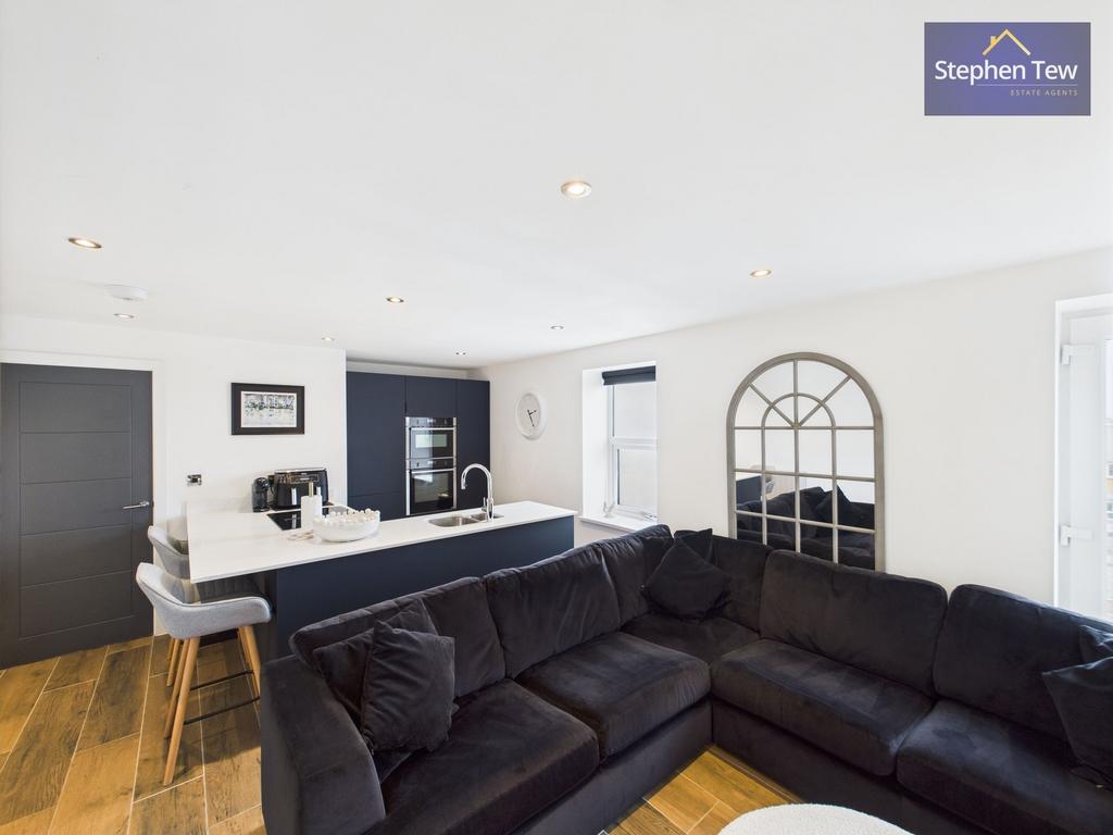 Lounge/Kitchen