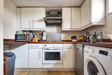 2 bedroom flat to rent, Admiral Place, London, SE16