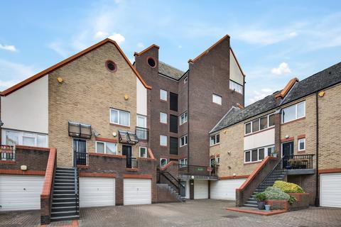 2 bedroom flat to rent, Admiral Place, London, SE16