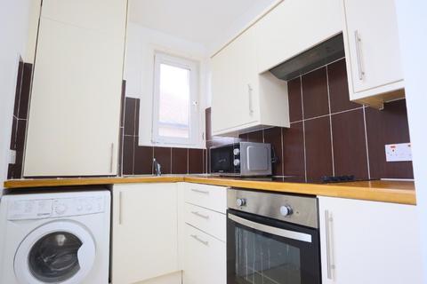 2 bedroom villa to rent, Parkhead Avenue, Sighthill, Edinburgh, EH11