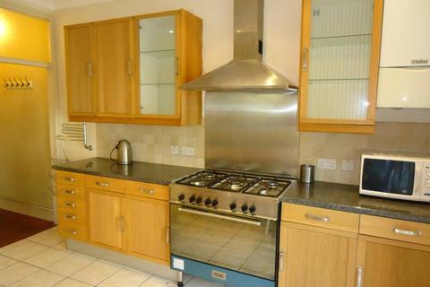 4 bedroom house to rent, Newfoundland Road, Heath, Cardiff