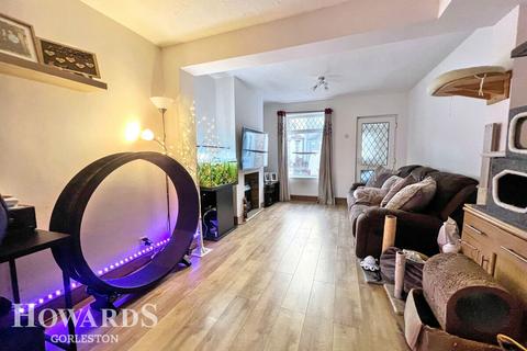 2 bedroom terraced house for sale, Fredrick Road, Gorleston