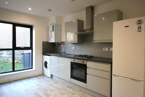 3 bedroom townhouse for sale, Groves Avenue, Manchester M5