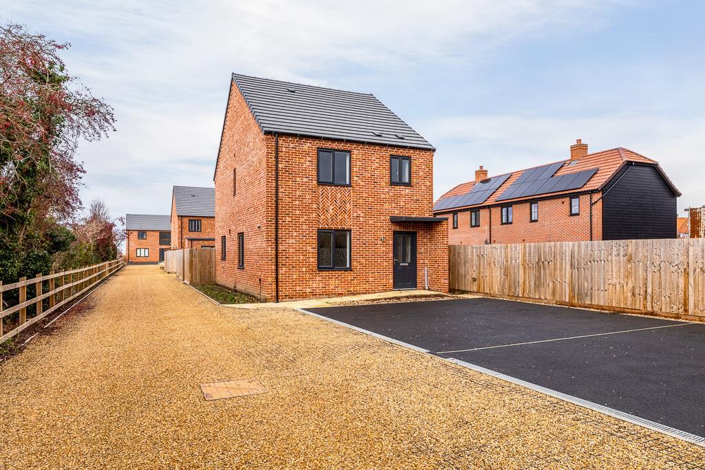 2 &amp; 6 Marshall Drive (Cowbit)-40.jpg