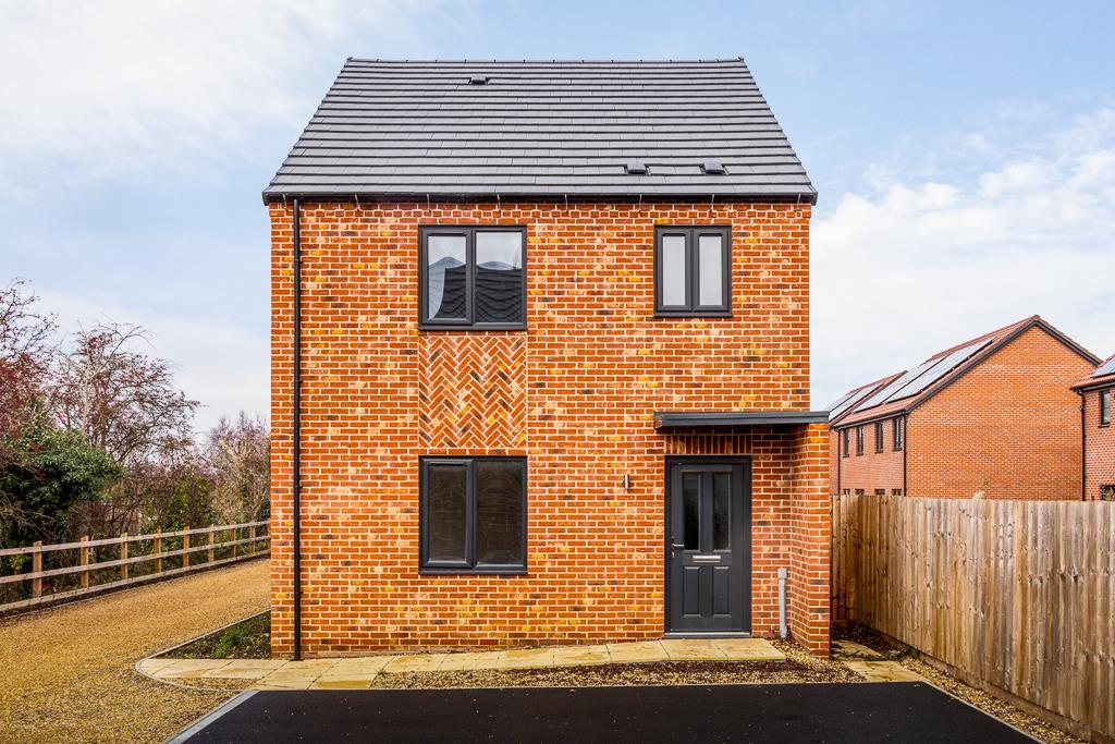2 &amp; 6 Marshall Drive (Cowbit)-42.jpg