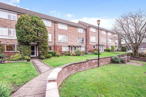 2 bedroom flat to rent, Langley Park Road, Sutton SM2