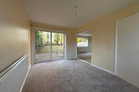 3 bedroom semi-detached house to rent, Parsons Close, Arborfield, Reading, RG2