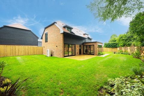 5 bedroom semi-detached house for sale, House 102 Abbotswood Place, Streatham, SW16