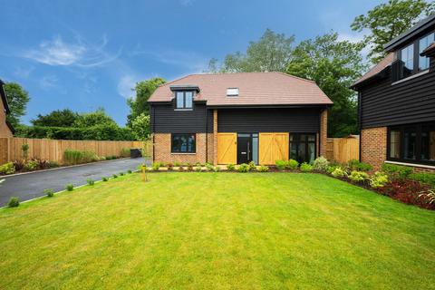 5 bedroom semi-detached house for sale, House 102 Abbotswood Place, Streatham, SW16