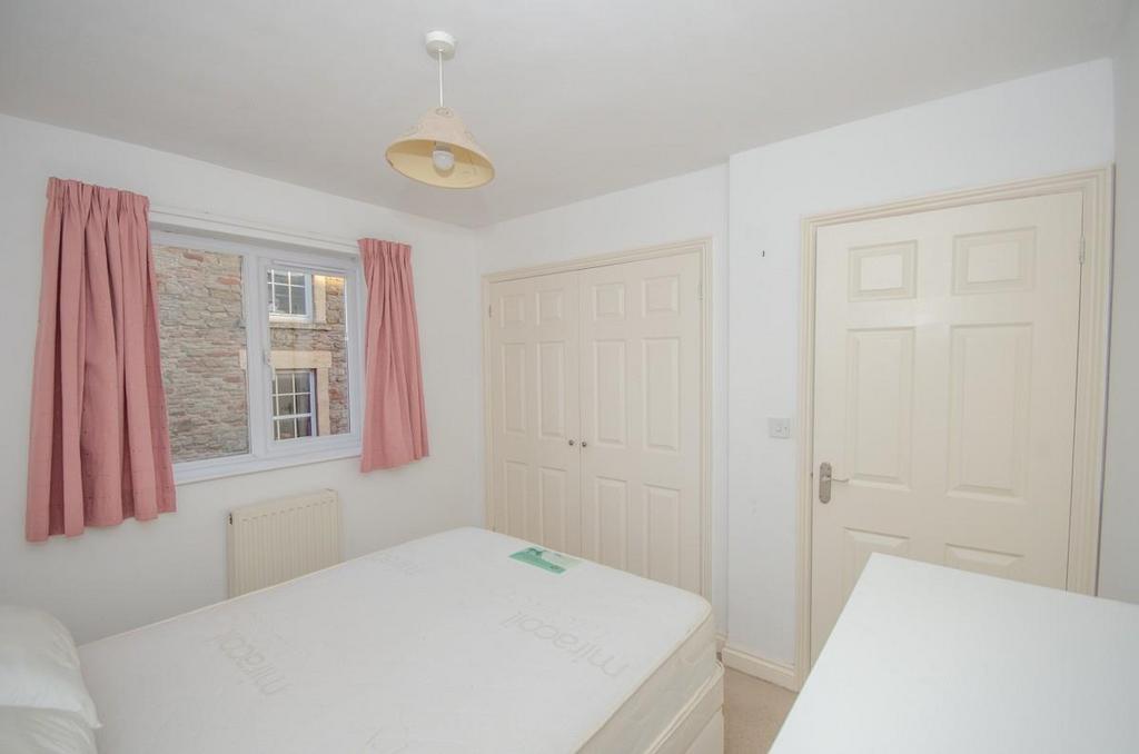 Bedroom pic 2.jpg