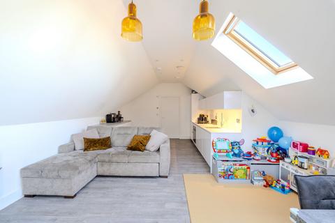1 bedroom flat for sale, Old Lodge Lane, Malan Apartments, CR8