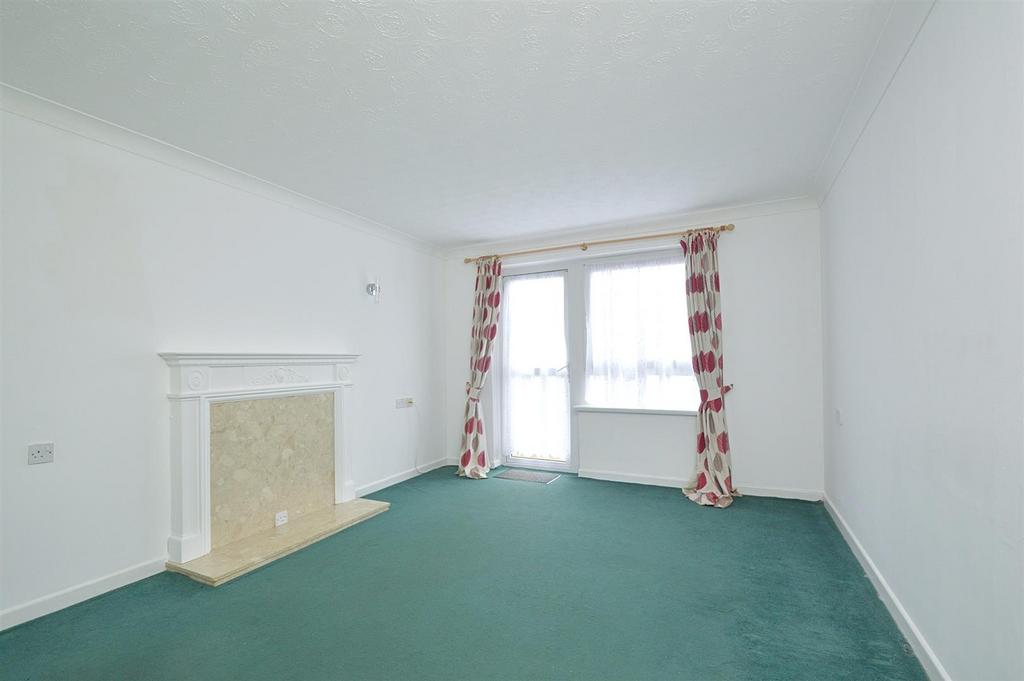Resized Lounge1.jpg