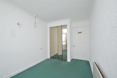 2 bedroom ground floor flat for sale, CLOSE TO CLIFF PATH * LAKE