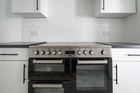 6 bedroom semi-detached house to rent, Cromwell Road, Bristol BS6