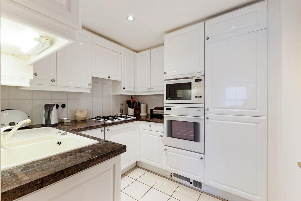 98934 Flat 609 Regent Court 29 A Wrights Lane (14) 