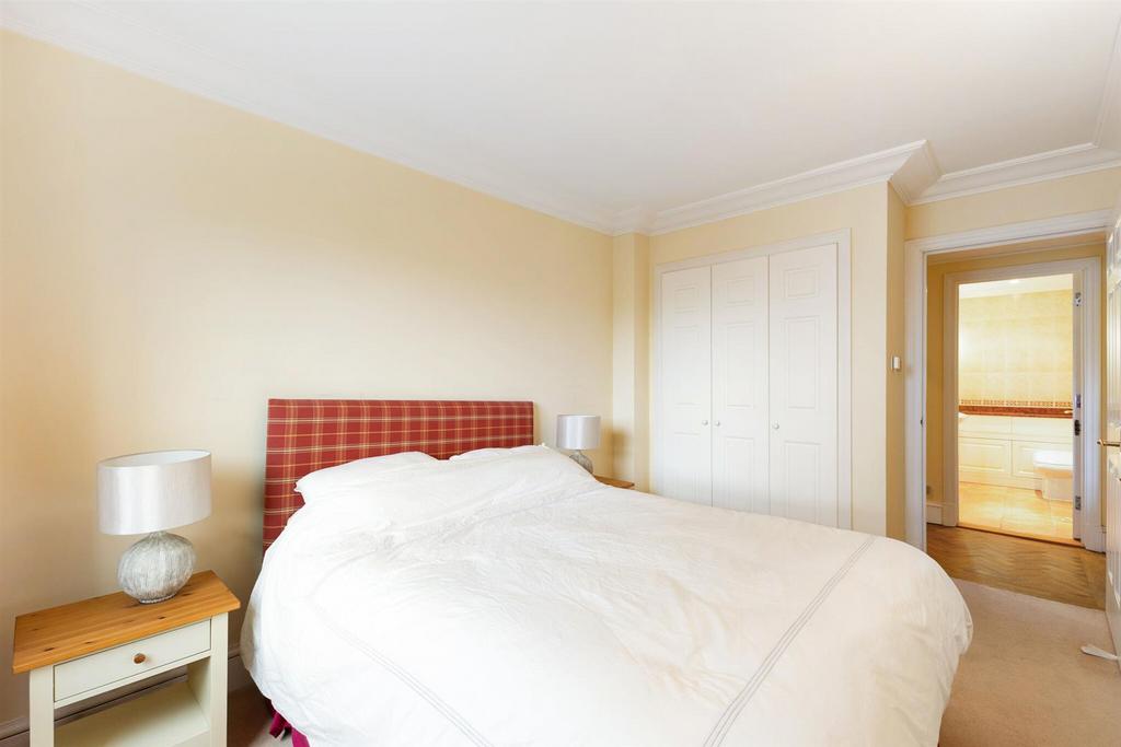 98934 Flat 609 Regent Court 29 A Wrights Lane (24) 
