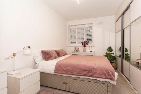 1 bedroom flat to rent, Queens Court