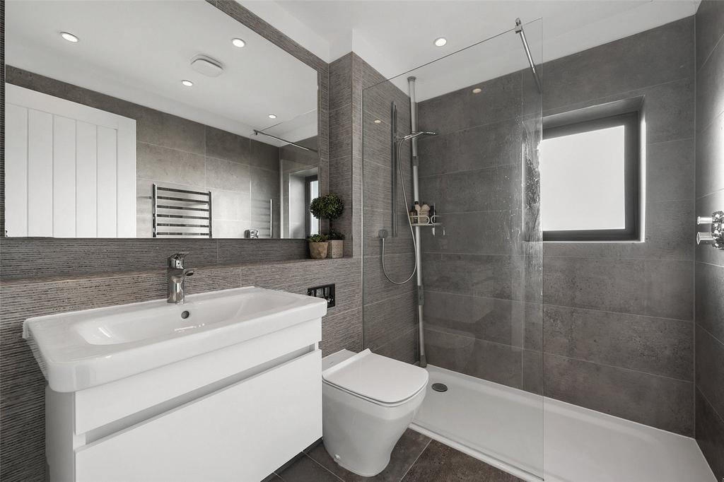 Bedroom Two En-Suite