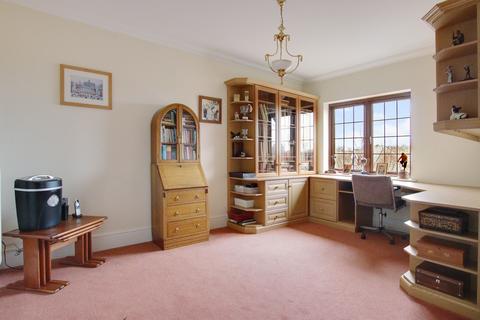 3 bedroom apartment for sale, Langley Manor, Bucknall Way, Beckenham