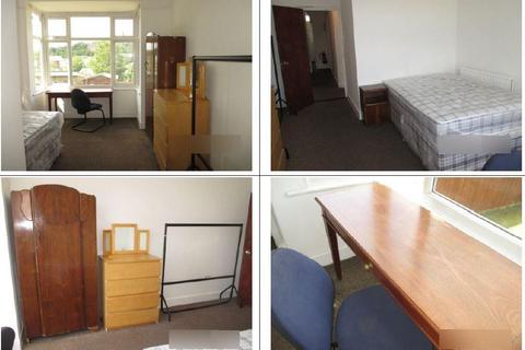 6 bedroom semi-detached house to rent, 25 Roberts Road, High Wycombe, HP13