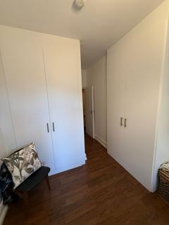 1 bedroom flat to rent, 1 Bedroom Garden Flat For Rent London, N17