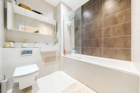 1 bedroom flat for sale, Quebec Way, London, SE16