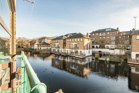 Plover Way, Surrey Quays, London, SE16