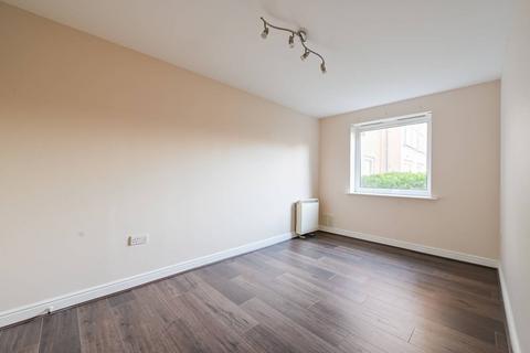 2 bedroom flat for sale, Gean Court, London Square, Cline Road, London, N11 2NF, New Southgate, London, N11