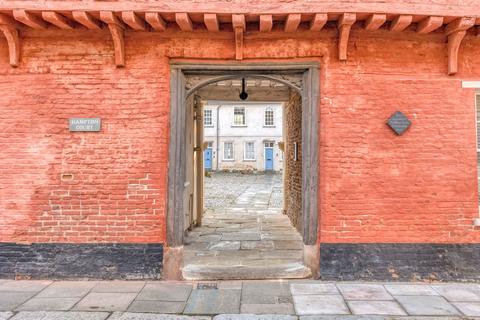 undefined, Grade I Listed Apartment in Hanseatic Quarter King's Lynn