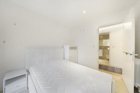 3 bedroom flat for sale, Whiting Way, Surrey Quays, London, SE16