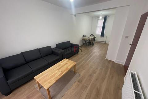 undefined, Waltham Road, Southall, UB2