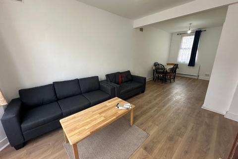 undefined, Waltham Road, Southall, UB2