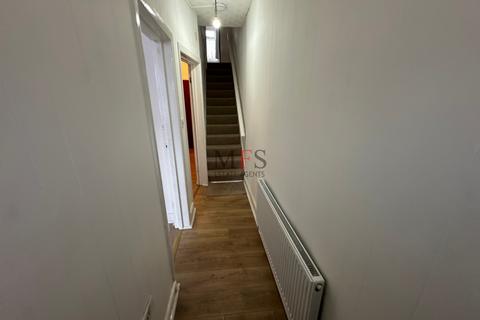 undefined, Waltham Road, Southall, UB2