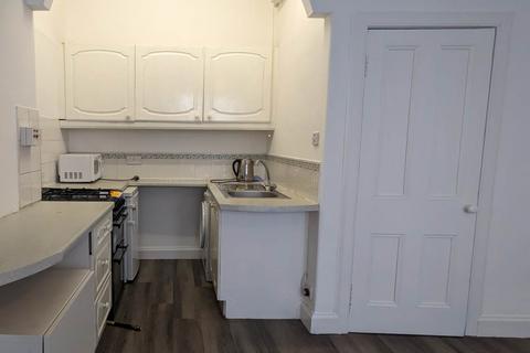 undefined, Caledonian Crescent, ,