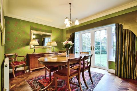 undefined, Bollinwood Chase, Cheshire SK9