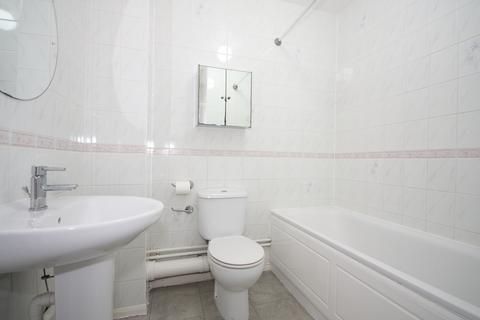 1 bedroom flat for sale, Woking GU21