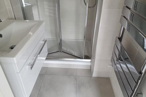 6 bedroom semi-detached house to rent, Ivy Avenue, Bath BA2