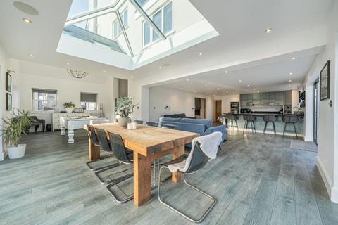 London Road, Waterlooville, PO7