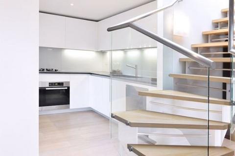 undefined, ABSOLUTELY STUNNING 4 BED PENTHOUSE