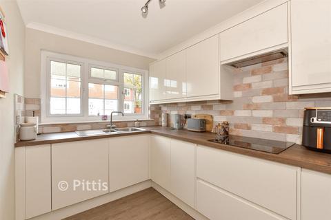 2 bedroom ground floor maisonette for sale, Woodlands, Bembridge PO35