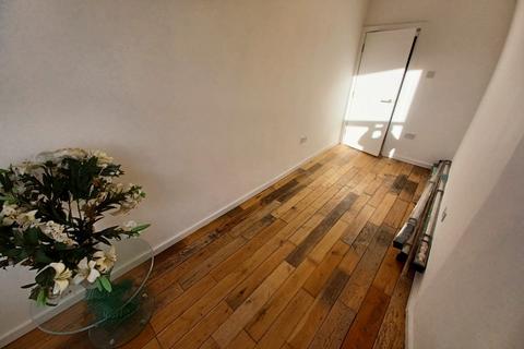 undefined, Roundhay Road, Leeds, West Yorkshire, LS8