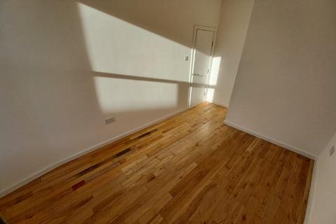 undefined, Roundhay Road, Leeds, West Yorkshire, LS8