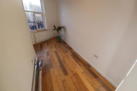undefined, Roundhay Road, Leeds, West Yorkshire, LS8