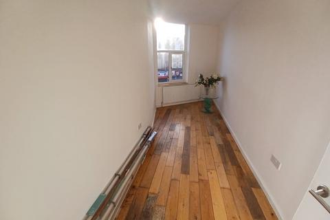 undefined, Roundhay Road, Leeds, West Yorkshire, LS8