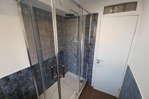 undefined, Roundhay Road, Leeds, West Yorkshire, LS8