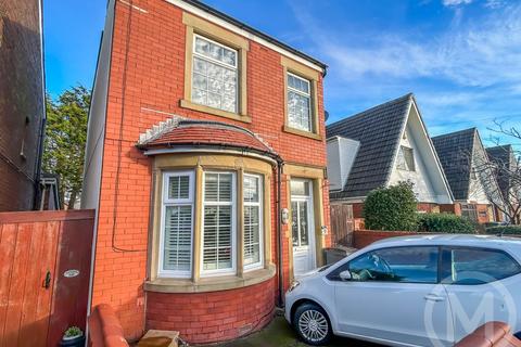2 bedroom detached house for sale, Common Edge Road, South Shore