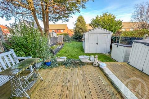 2 bedroom detached house for sale, Common Edge Road, South Shore
