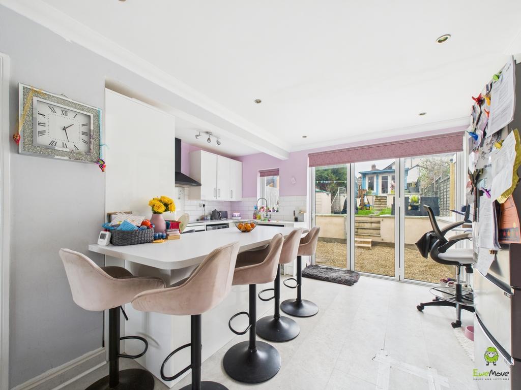 Presented by Kevin at Ewe Move Bexleyheath and Dart